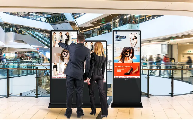 Màn hình chân đứng dễ di chuyển, thích hợp cho các chiến dịch quảng cáo ngắn hạn.