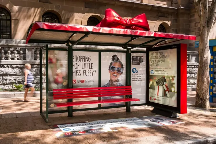 Những khu vực chờ đợi giúp tăng thời gian tiếp xúc và chú ý của người xem.