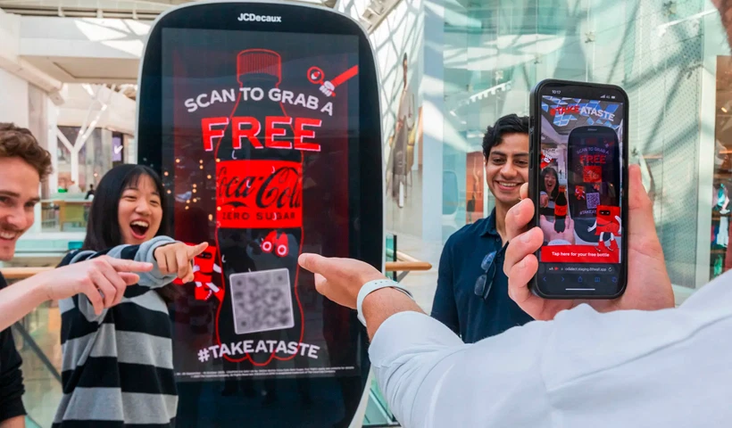 Thiết bị quét mã hoặc AR tạo trải nghiệm tương tác mới lạ, tăng kết nối cảm xúc giữa người dùng và thương hiệu.