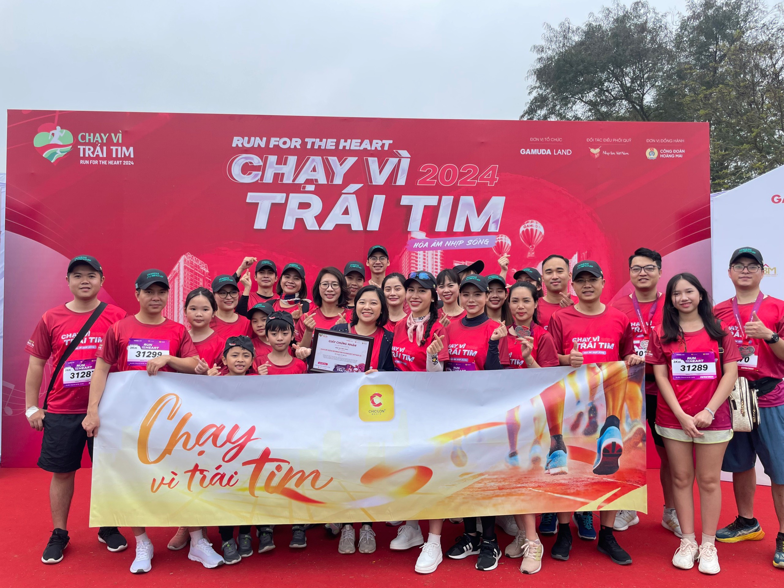 Đội ngũ nhân sự của Chicilon Media tham gia giải chạy "Chạy vì trái tim 2024"