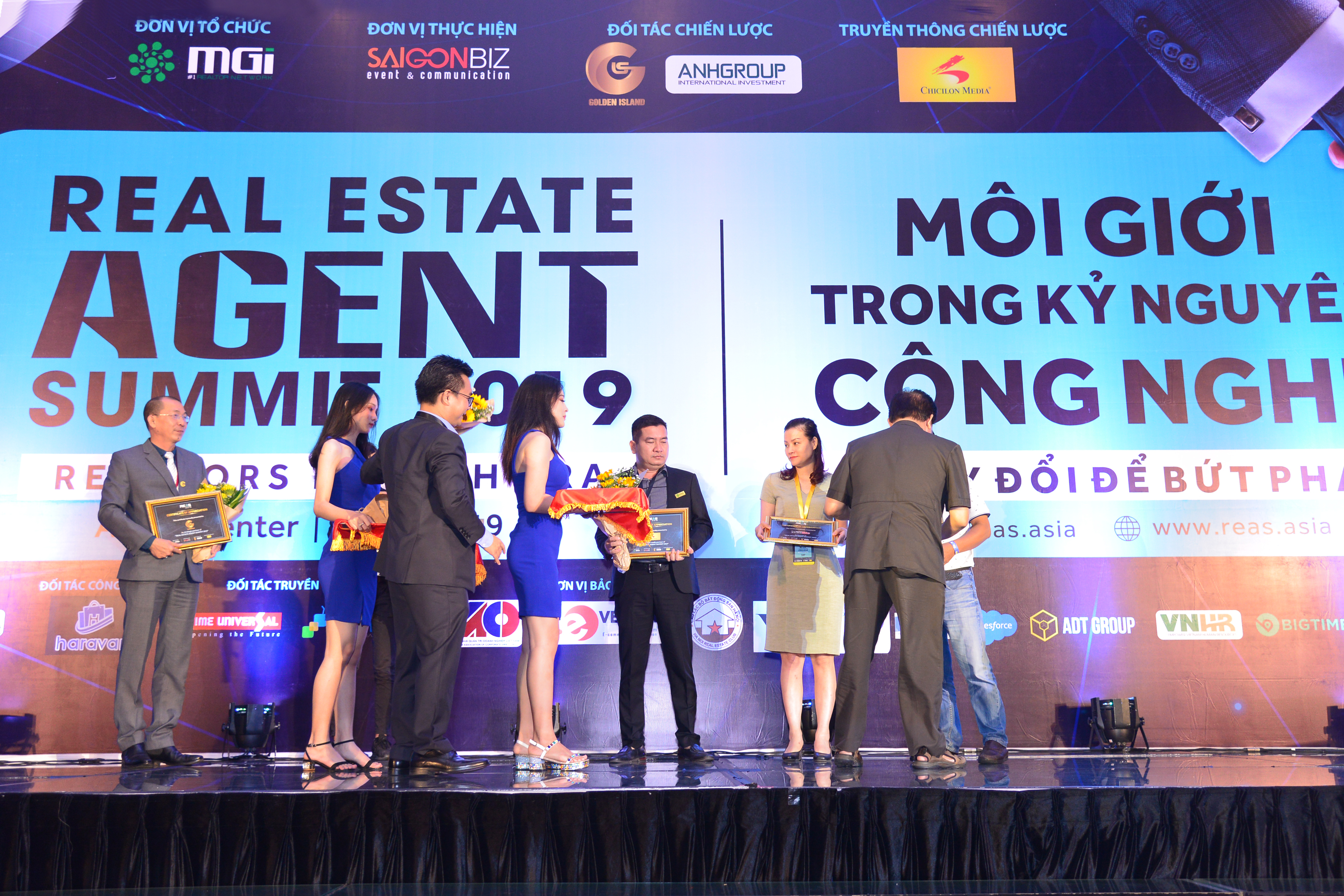 BTC trao chứng nhận cho các nhà tại trợ tại REAS 2019