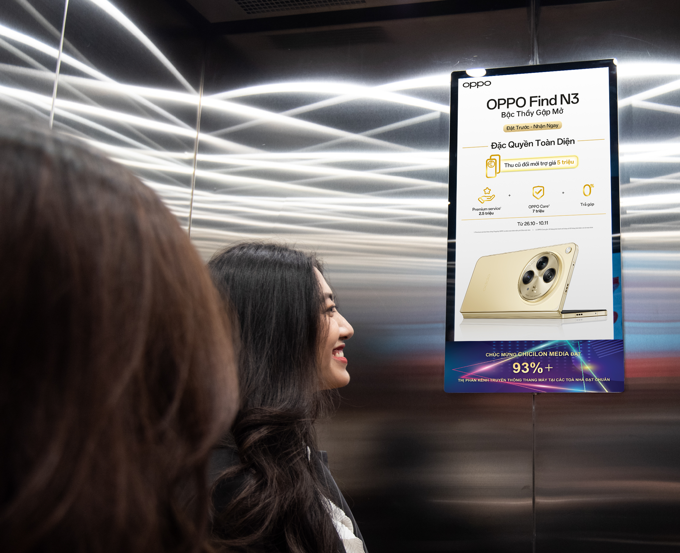 Hình ảnh quảng bá của sản phẩm Oppo trên kênh truyền thông thang máy của Chicilon Media