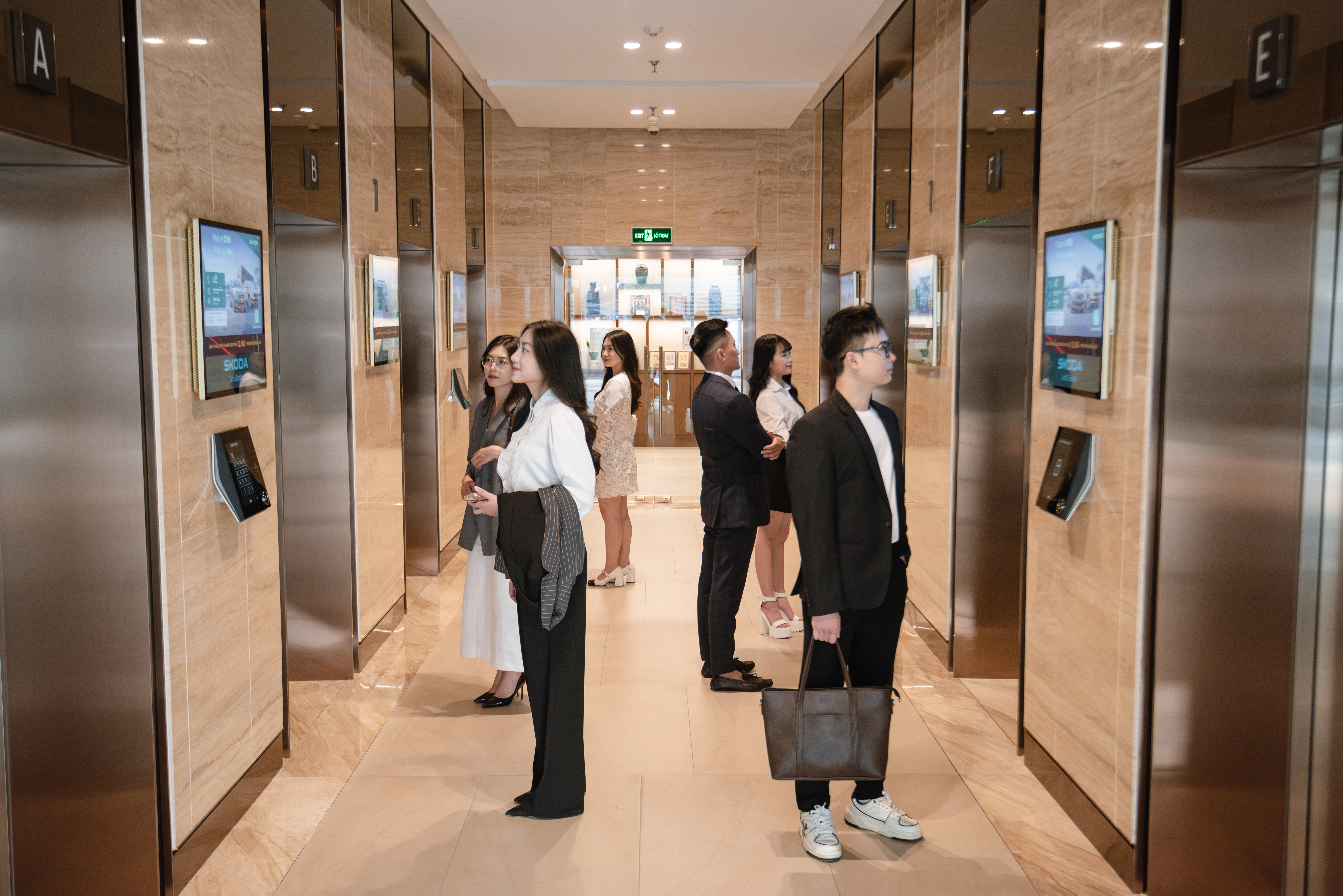 Truyền thông thang máy tòa nhà của Chicilon Media tiếp cận nhiều khách hàng